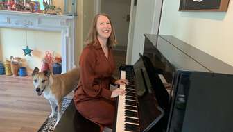 laurengriefchoirathomebigsmile.jpg?sw=336&cx=0&cy=372&cw=4032&ch=2280&q=60